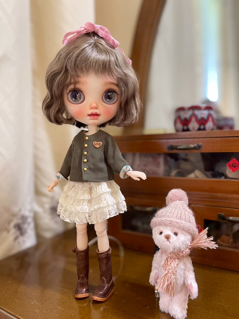 Vintage Elegance Blythe Outfit: Military Green Jacket & Lace Skirt Set - Image 1