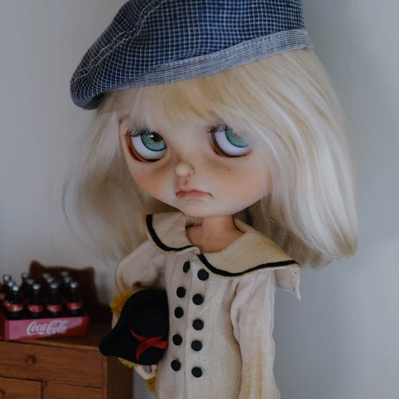 Vintage French Nautical Outfit for BLYTHE Dolls - Elegant White & Navy Cotton Set with Gray Cap - Image 5