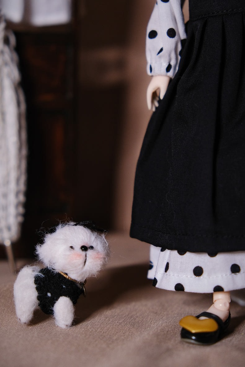 Stylish BLYTHE Doll Outfit - Polka Dot Blouse & Black Skirt with Beret - Premium Quality & Versatile Design - Image 5