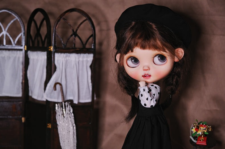 Stylish BLYTHE Doll Outfit - Polka Dot Blouse & Black Skirt with Beret - Premium Quality & Versatile Design - Image 6