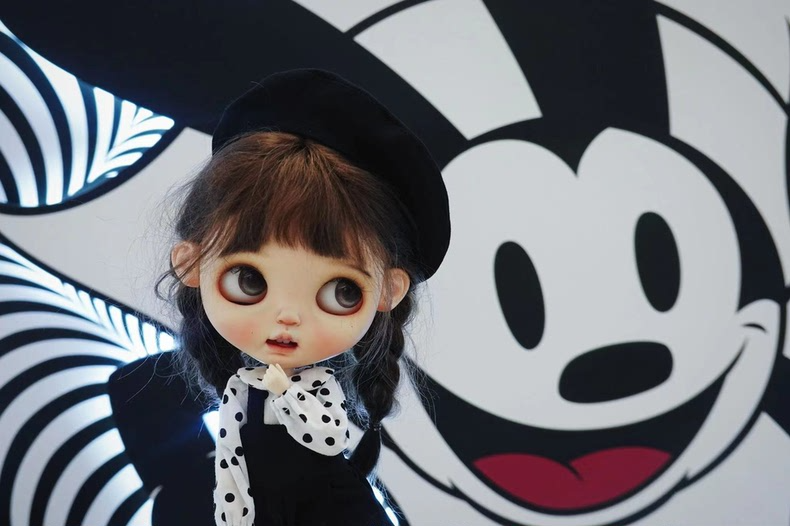 Stylish BLYTHE Doll Outfit - Polka Dot Blouse & Black Skirt with Beret - Premium Quality & Versatile Design - Image 9