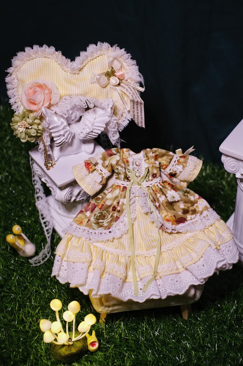 Vintage Pastel Yellow Blythe Doll Dress & Hat Set with Floral Lace Details for 24-Inch Dolls – Elegant Retro Outfit - Image 8
