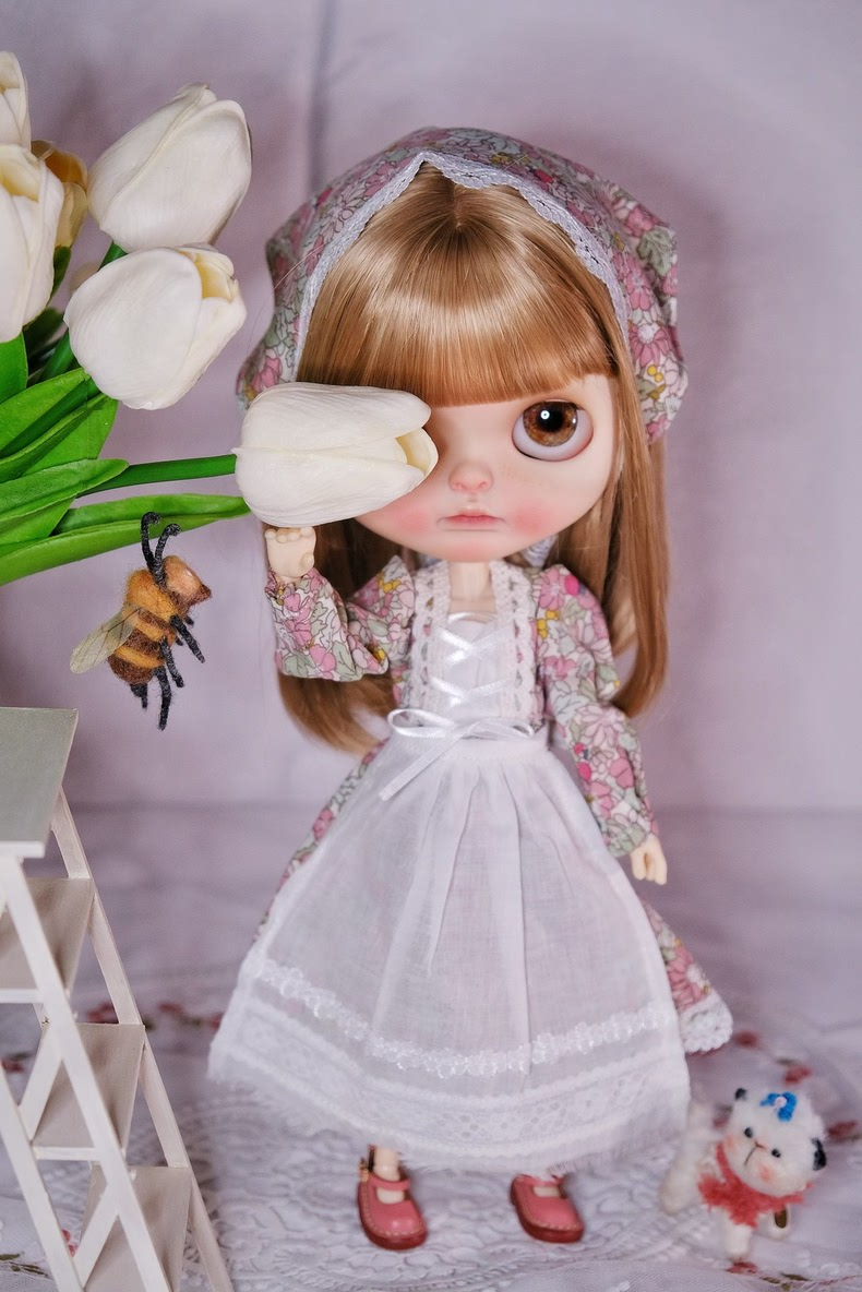 Vintage Floral BLYTHE Doll Outfit - Pastoral 6-Inch Dress Set with Headscarf & Lace Trim for Collectors - Image 2