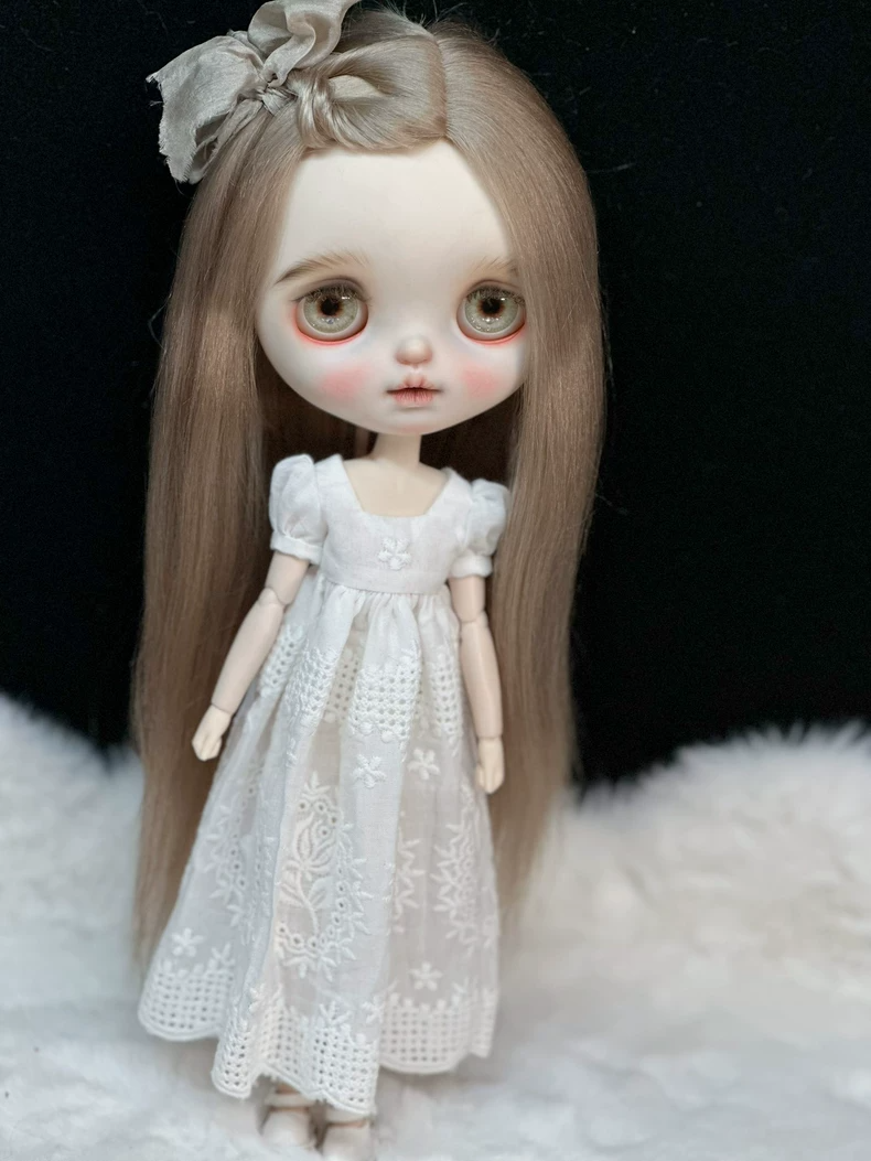 Elegant White Lace Blythe Doll Dress – Premium Cotton, Intricate Embroidery, Versatile Styling - Image 6