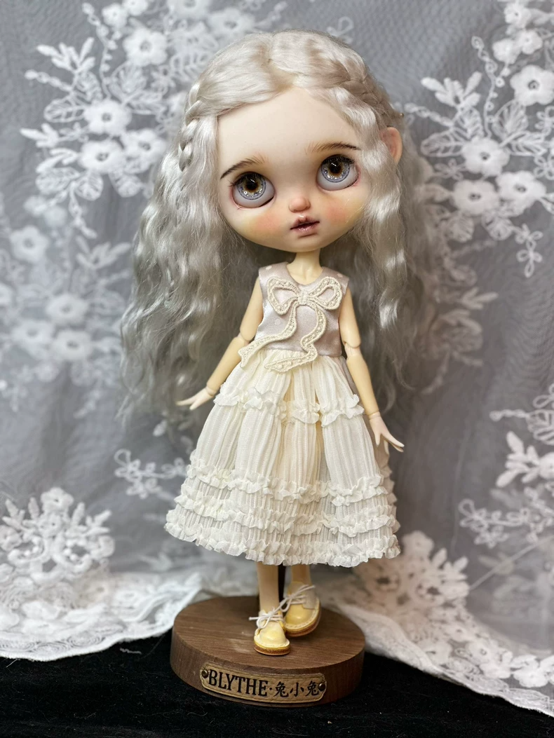 Elegant Pastel Blythe Doll Dress – Ruffled Layers, Lace Trim & Adjustable Straps for ob24 Dolls - Image 2