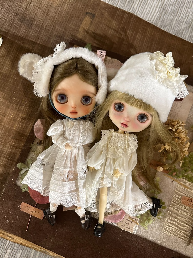 Vintage BLYTHE Doll Outfit: Elegant Cotton Dress, Lace Hat & Socks in Soft Pastels - Image 2