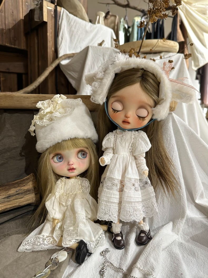 Vintage BLYTHE Doll Outfit: Elegant Cotton Dress, Lace Hat & Socks in Soft Pastels - Image 3