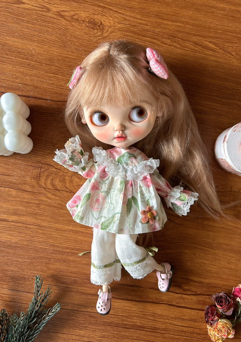 Vintage Garden-Inspired Blythe Doll Outfit: Floral Lace Elegance for Tea Parties & Collectors - Image 1