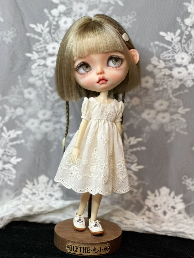 Exquisite Blythe Doll Dress: Elegant Lace & Floral Design for ob24 – Premium Craftsmanship & Versatile Styling - Image 1