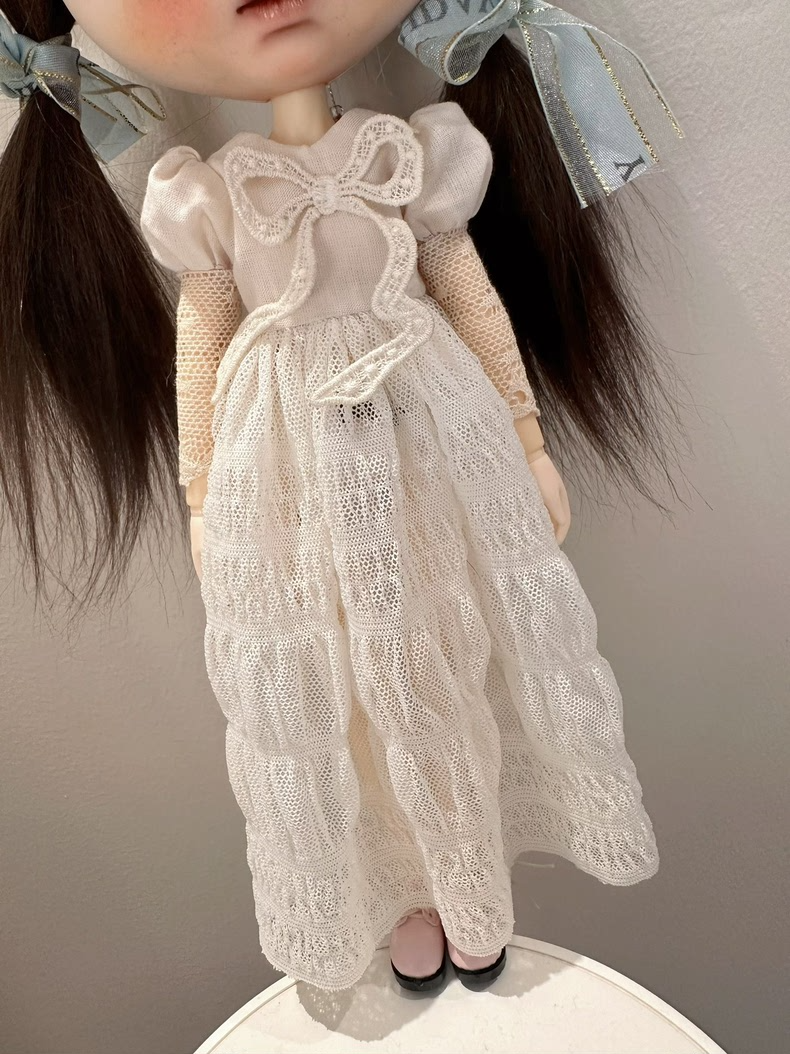 Elegant Blythe Doll Lace Dress & Beret Outfit for Ob24 Dolls | Premium Collector's Ensemble - Image 5