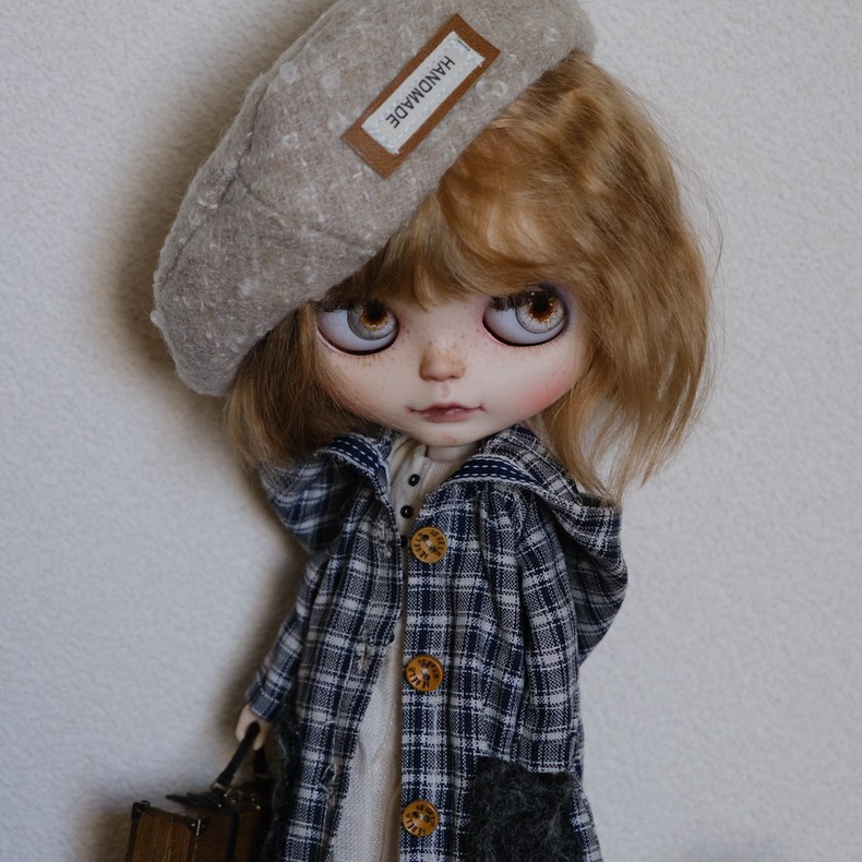 Vintage Plaid BLYTHE Doll Outfit: Navy Beret & Dress Set - Premium Quality Collector's Ensemble - Image 4