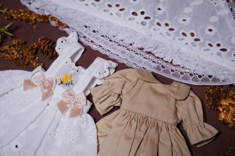 Vintage Blythe Doll Outfit - Elegant Lace Dress & Floral Skirt for 6" Dolls - Collectible High-Quality Attire - Image 8