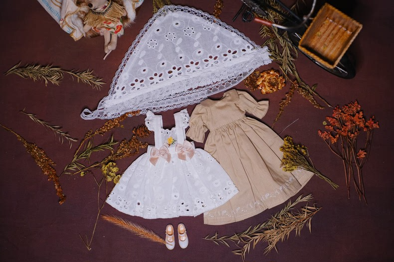 Vintage Blythe Doll Outfit - Elegant Lace Dress & Floral Skirt for 6" Dolls - Collectible High-Quality Attire - Image 9
