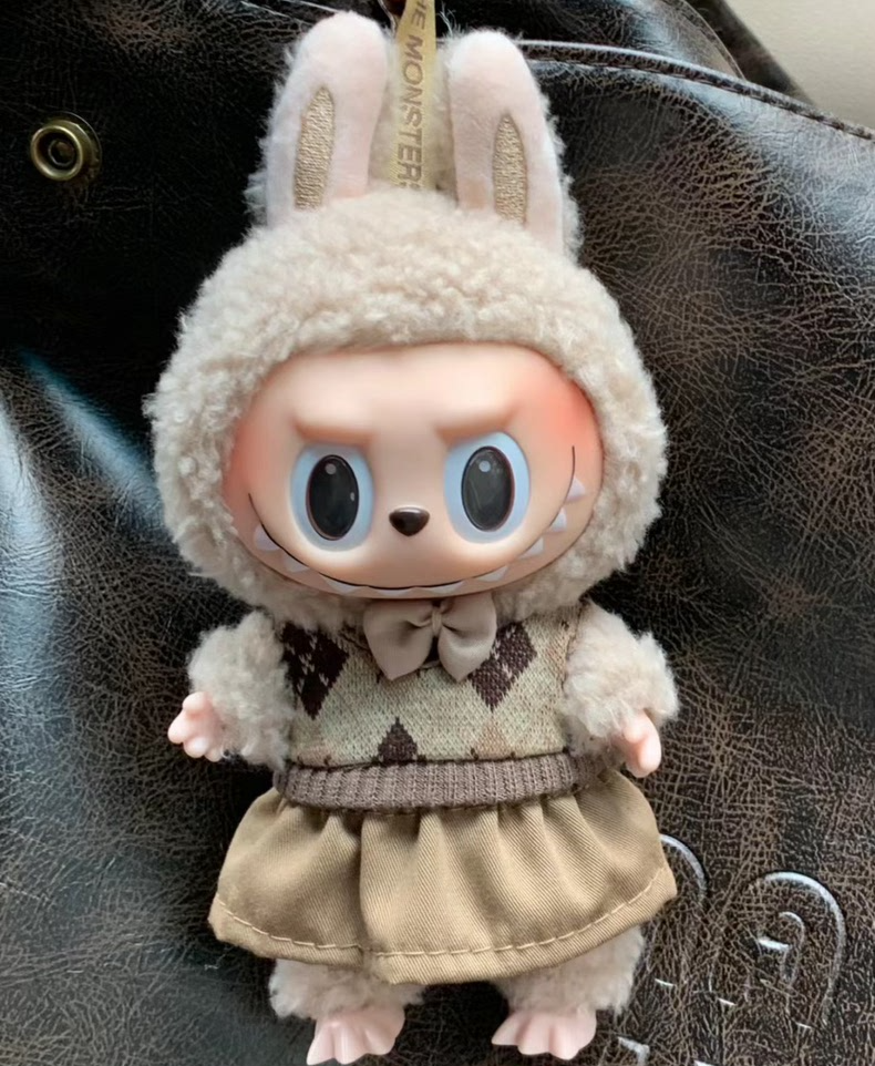 Charming LABUBU Doll Outfit: Cozy Sweater, Stylish Skirt & Cute Bow – Perfect for Collectors & Playtime! - Image 1