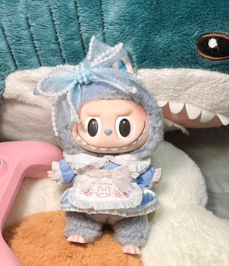 Charming Blue LABUBU Doll Outfit: Adorable Rabbit-Themed Skirt, Apron & Bow for Collectors - Image 1