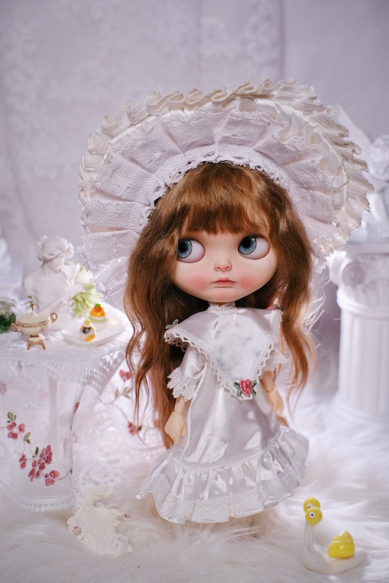 Vintage Tea-Stained Silk Blythe Doll Outfit with Lace & Heart Embroidery – Elegant Dress, Hat & Socks Set for Collectors - Image 1