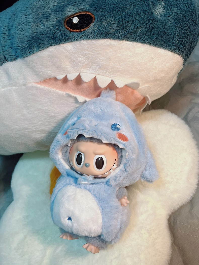 Adorable LABUBU Shark Outfit – Soft Plush Blue Doll Costume for Collectors & Play - Image 5