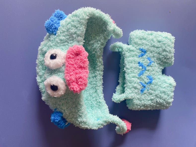 Whimsical Labubu Plush Outfit: Pastel Mint & Pom-Pom Hood for POP MART Blind Box Collectibles - Image 8