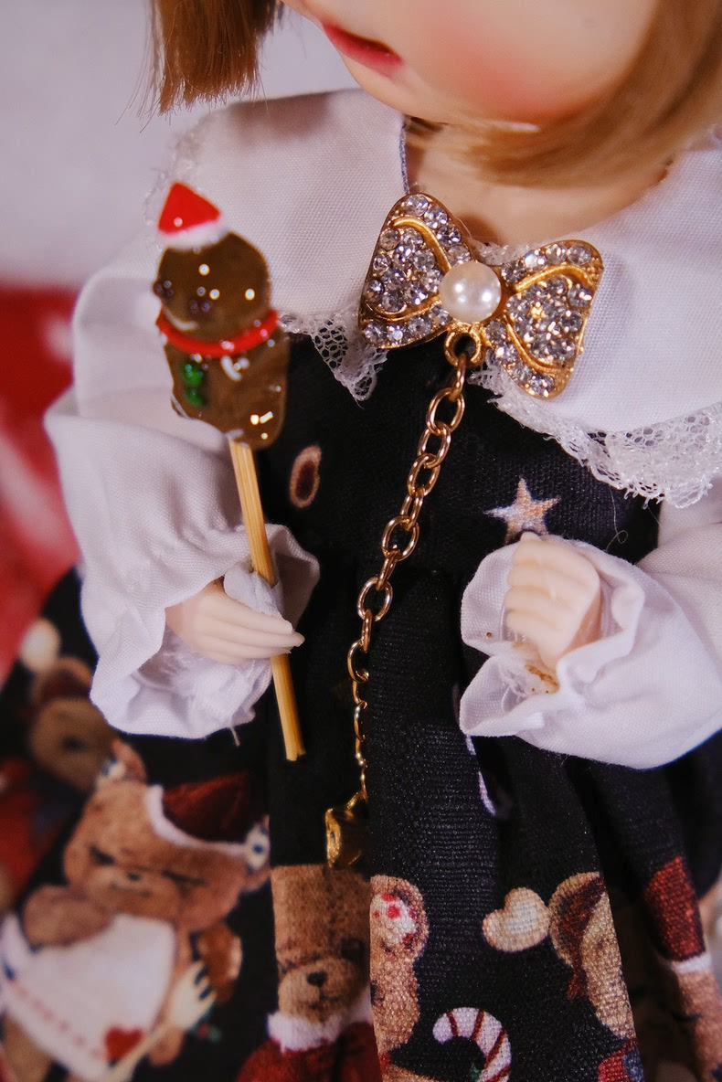 Festive Christmas Bear Outfit for Blythe & BJD Dolls - Red & Gold Holiday Dress Set with Headpiece & Lantern Pants - Free Shipping - Image 6