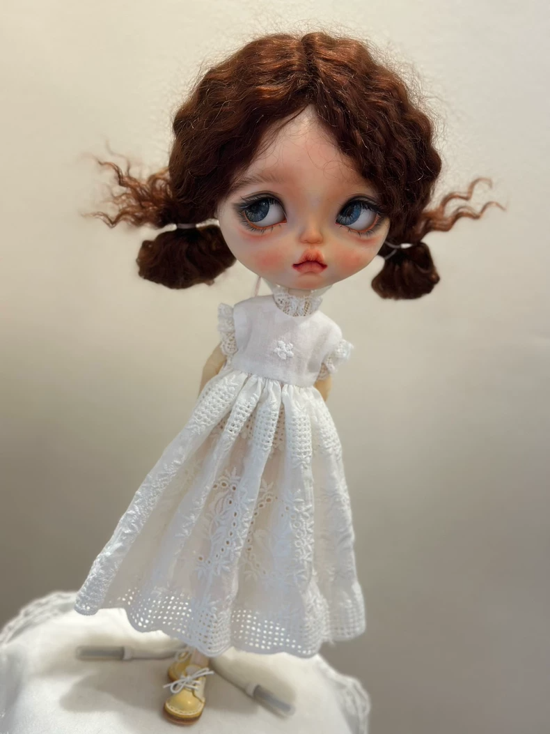 Exquisite Lace Blythe Doll Dresses – Elegant Floral Outfits for ob24 Dolls - Image 2