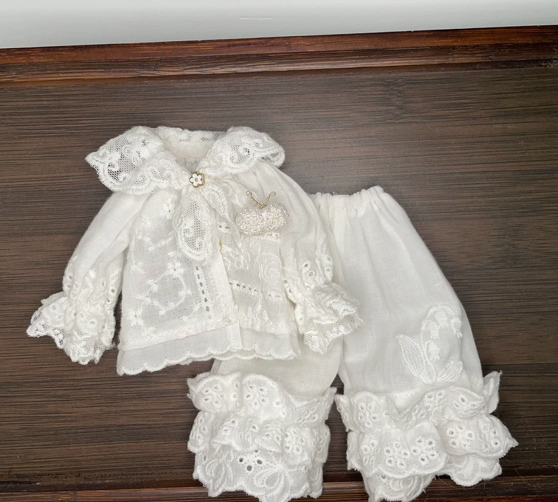 Elegant Blythe Doll Lace-Trimmed Outfit: Navy Blouse & Frilly Pants Set for Sophisticated Play & Collecting - Image 3