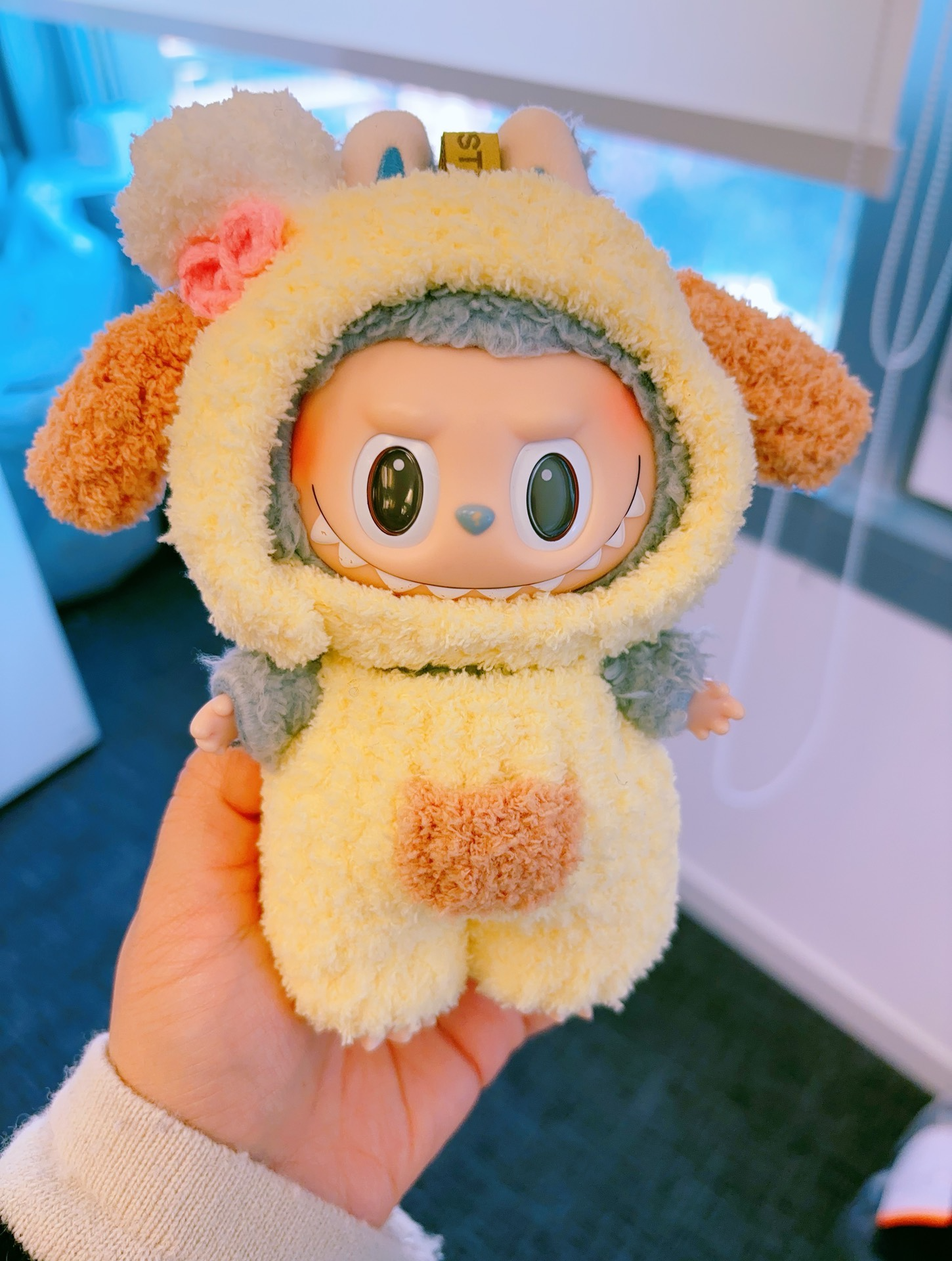 Cozy LABUBU Plush Outfit – Vibrant Hat & Bodysuit for Collectible Dolls - Image 1