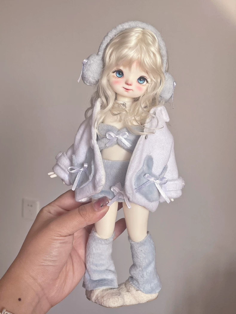 Lavender Elegance BJD 1/6 Outfit: Plush Fleece & Lace, Seasonal Versatility, Premium Craftsmanship - Image 1