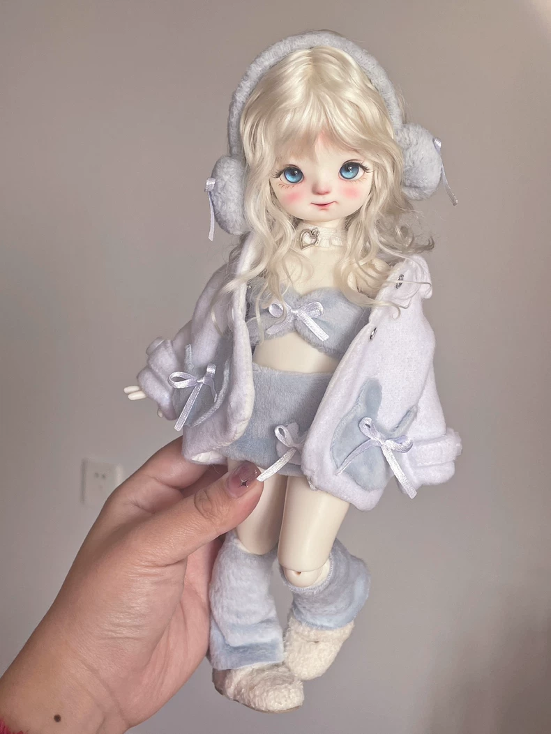 Lavender Elegance BJD 1/6 Outfit: Plush Fleece & Lace, Seasonal Versatility, Premium Craftsmanship - Image 2