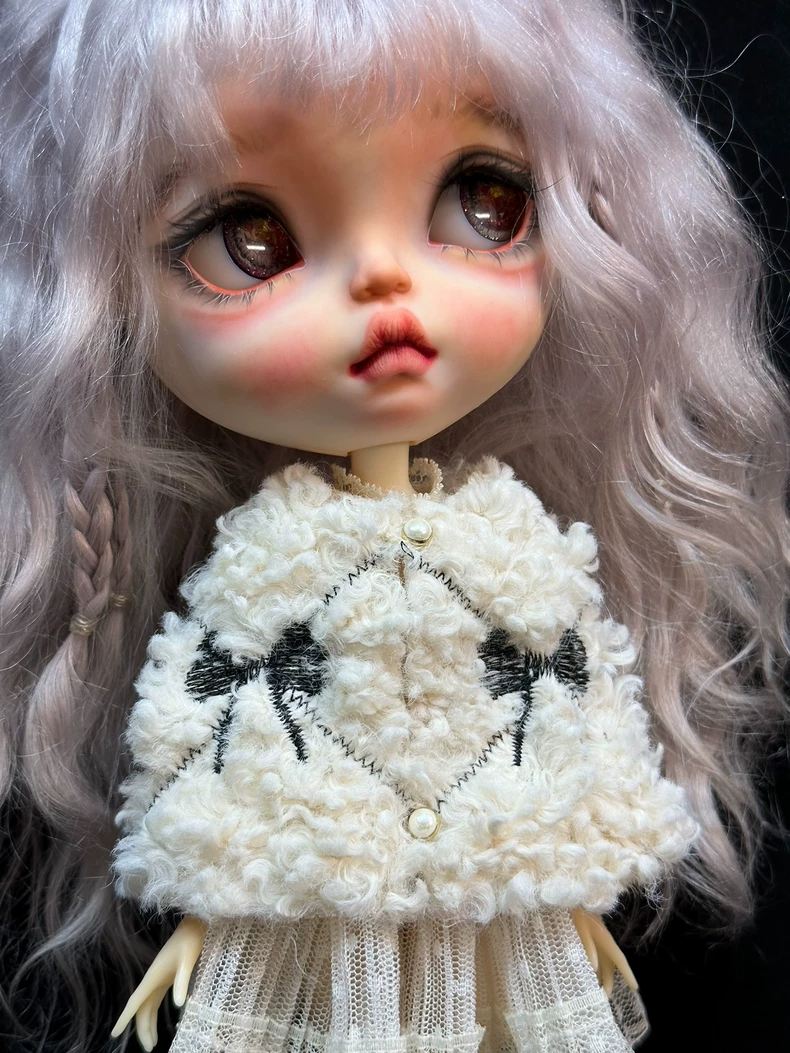 Charming Blythe Doll Outfit: Fluffy Cardigan & Lace Skirt – Elegant & Playful - Image 2