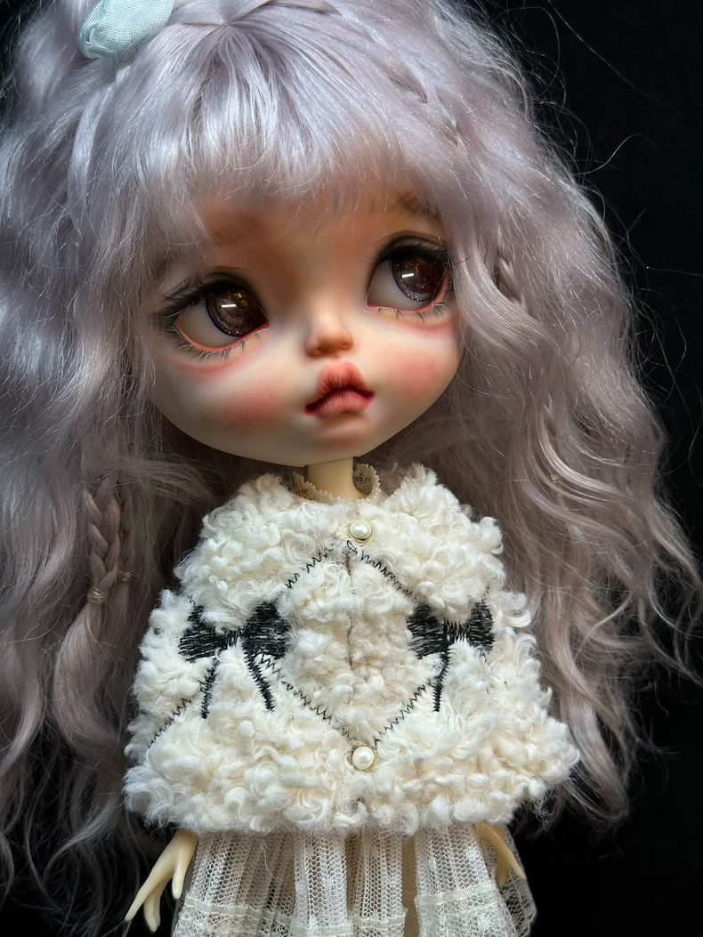 Charming Blythe Doll Outfit: Fluffy Cardigan & Lace Skirt – Elegant & Playful - Image 4