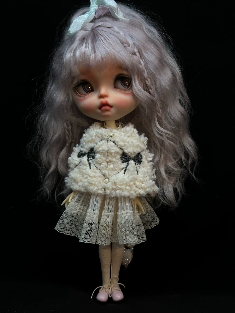 Charming Blythe Doll Outfit: Fluffy Cardigan & Lace Skirt – Elegant & Playful - Image 6