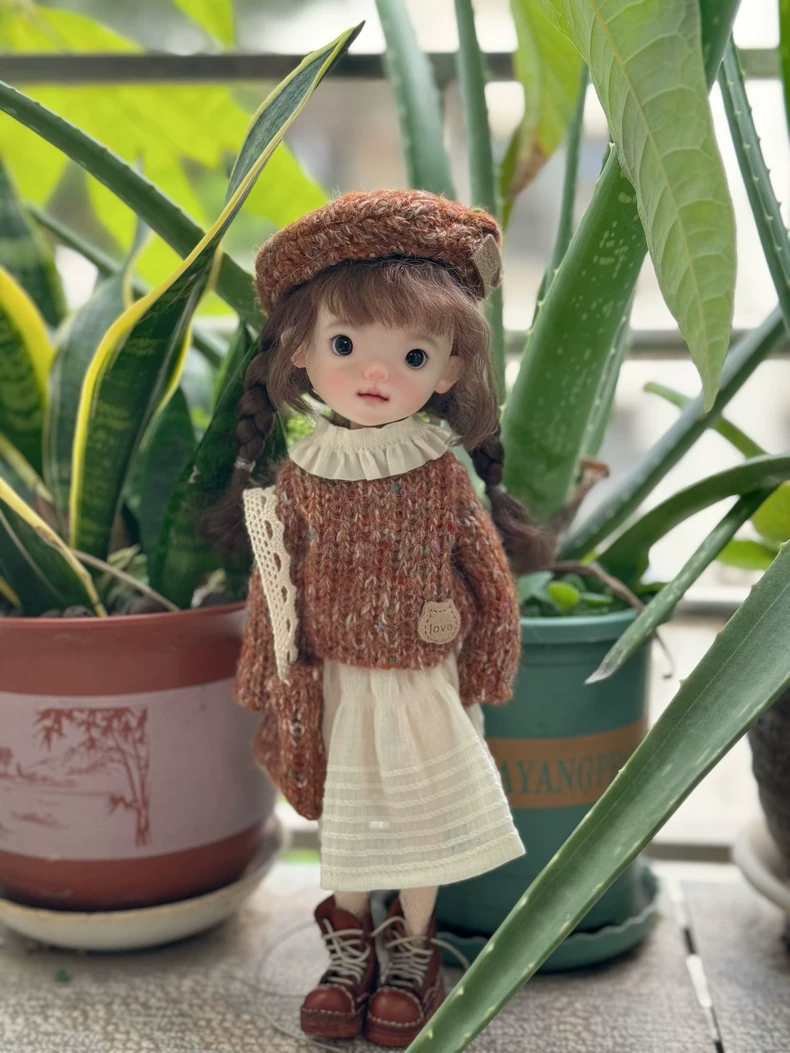 Cozy Autumn BLYTHE Outfit – Knit Sweater & Frilled Skirt Set for OB22/OB24 | Elegant Beret & Crossbody Bag - Image 1