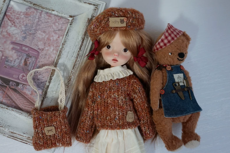 Cozy Autumn BLYTHE Outfit – Knit Sweater & Frilled Skirt Set for OB22/OB24 | Elegant Beret & Crossbody Bag - Image 4
