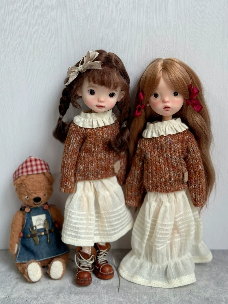 Cozy Autumn BLYTHE Outfit – Knit Sweater & Frilled Skirt Set for OB22/OB24 | Elegant Beret & Crossbody Bag - Image 5