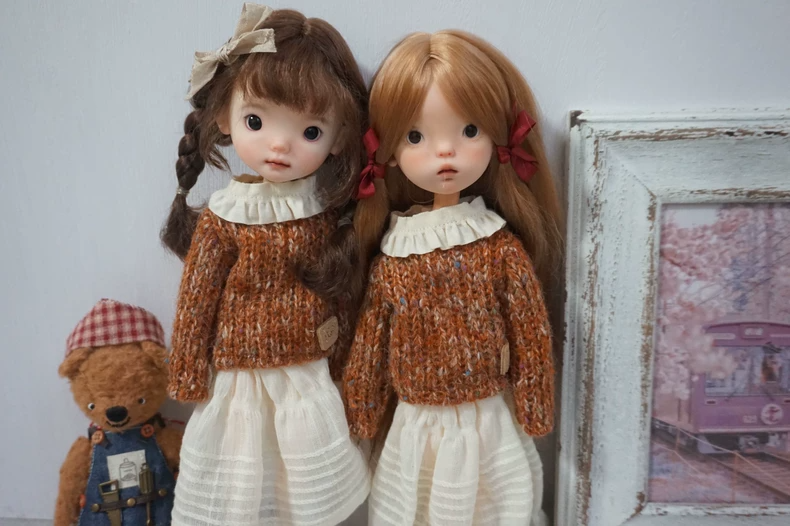 Cozy Autumn BLYTHE Outfit – Knit Sweater & Frilled Skirt Set for OB22/OB24 | Elegant Beret & Crossbody Bag - Image 8