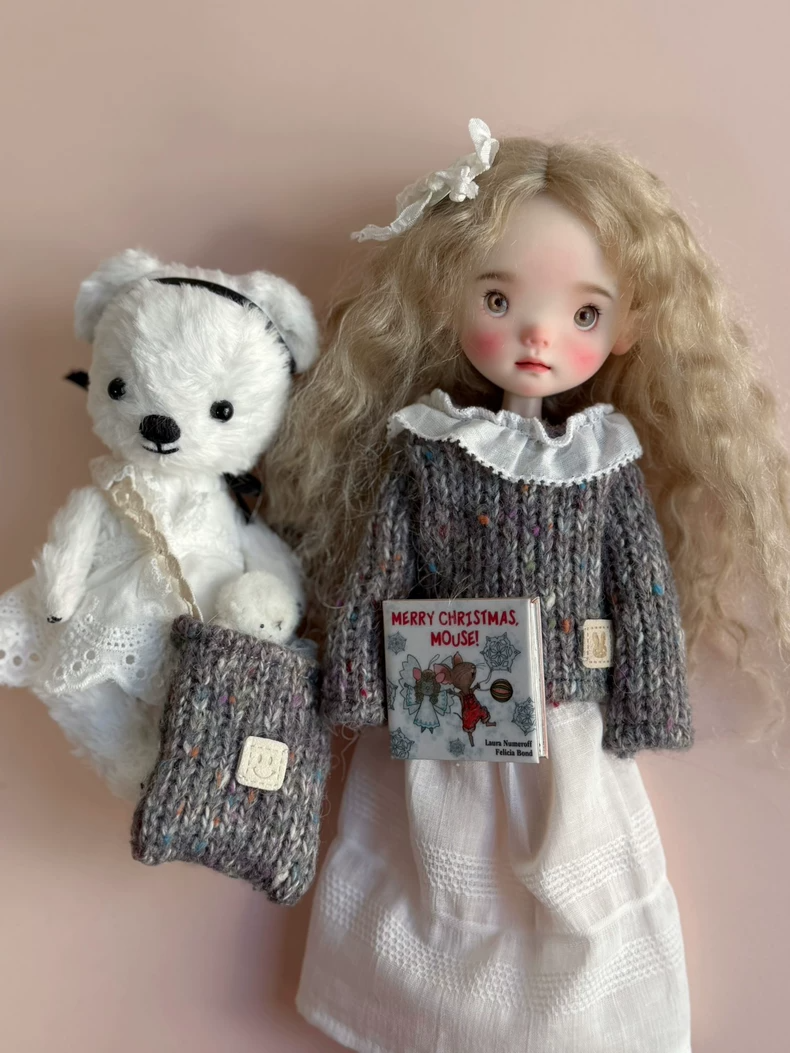 Cozy Autumn BLYTHE Outfit – Knit Sweater & Frilled Skirt Set for OB22/OB24 | Elegant Beret & Crossbody Bag - Image 9