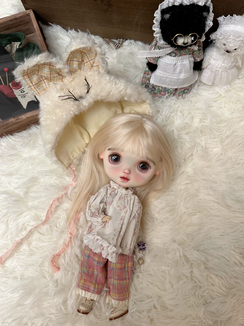 Whimsical Pastoral Blythe Doll Outfit – Vintage Lace & Bunny Ears - Image 4