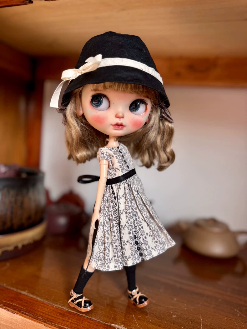 Vintage-Inspired BLYTHE Doll Outfit: Elegant Floral Dress & Jacket Set for Collectors - Image 2
