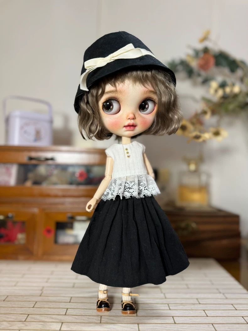 Vintage BLYTHE Doll Outfit – Elegant Black & White Ensemble with Lace & Denim - Image 4