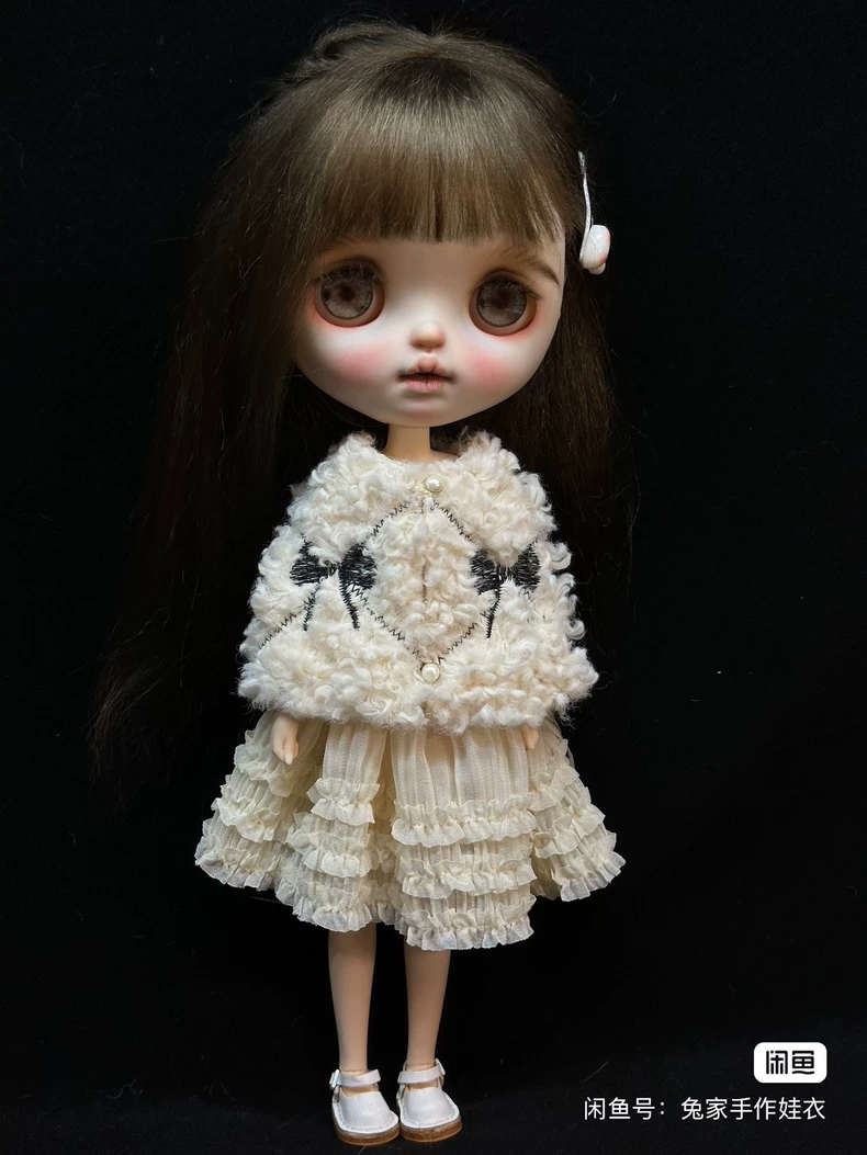 Charming Blythe Doll Outfit: Lamb Fur Cape & Lace Dress for OB22, OB24, OB26 - Image 1