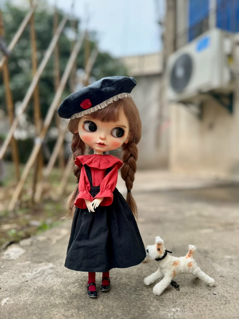 Vintage Charm Blythe Doll Outfit – Red Blouse & Black Dress Set for Collectors - Image 1