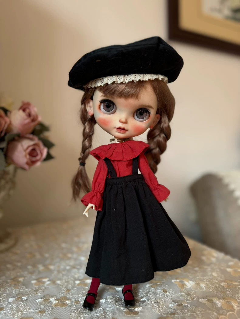 Vintage Charm Blythe Doll Outfit – Red Blouse & Black Dress Set for Collectors - Image 3