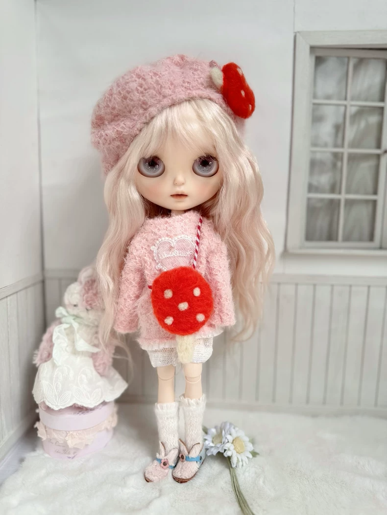 Cozy Pink Blythe Doll Outfit: Fluffy Sweater, Mushroom Hat & Lace Socks for Autumn/Winter Charm - Image 3