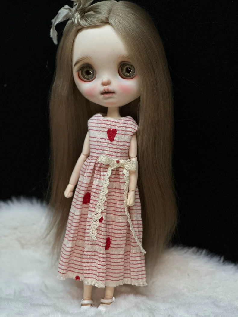 Charming Blythe Doll Dress: Elegant Red & White Striped Lace Outfit for ob24 Dolls - Image 2