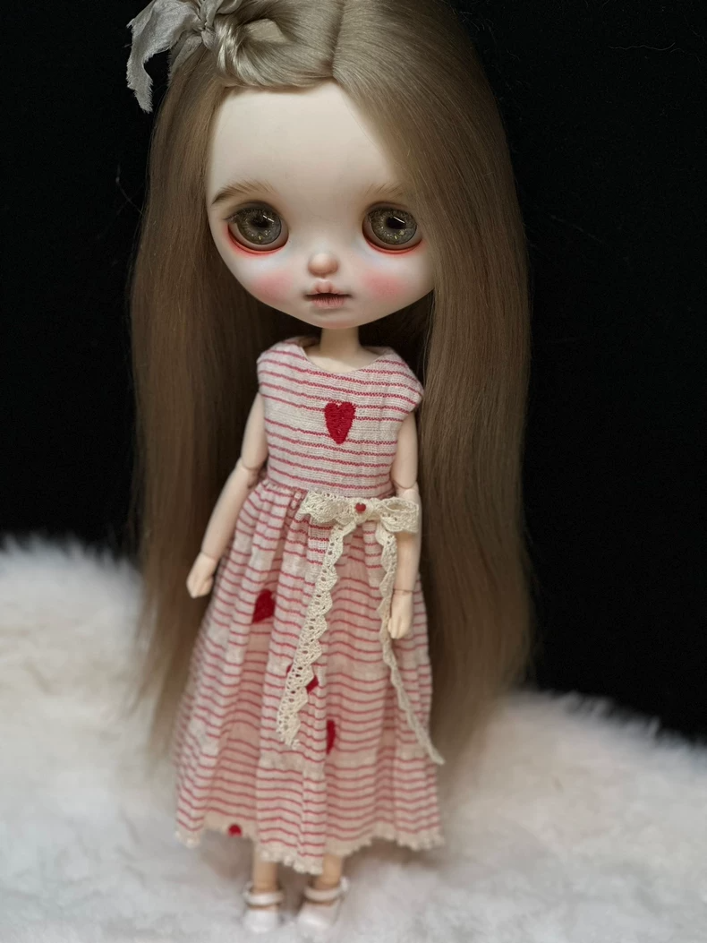 Charming Blythe Doll Dress: Elegant Red & White Striped Lace Outfit for ob24 Dolls - Image 3