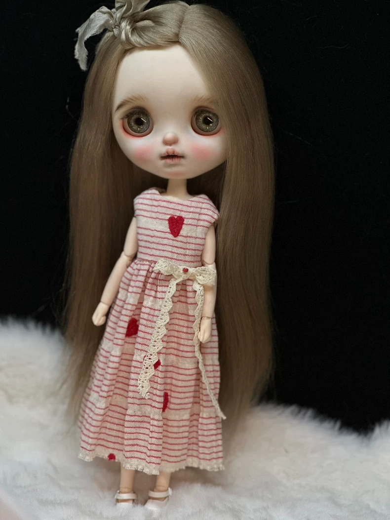 Charming Blythe Doll Dress: Elegant Red & White Striped Lace Outfit for ob24 Dolls - Image 4