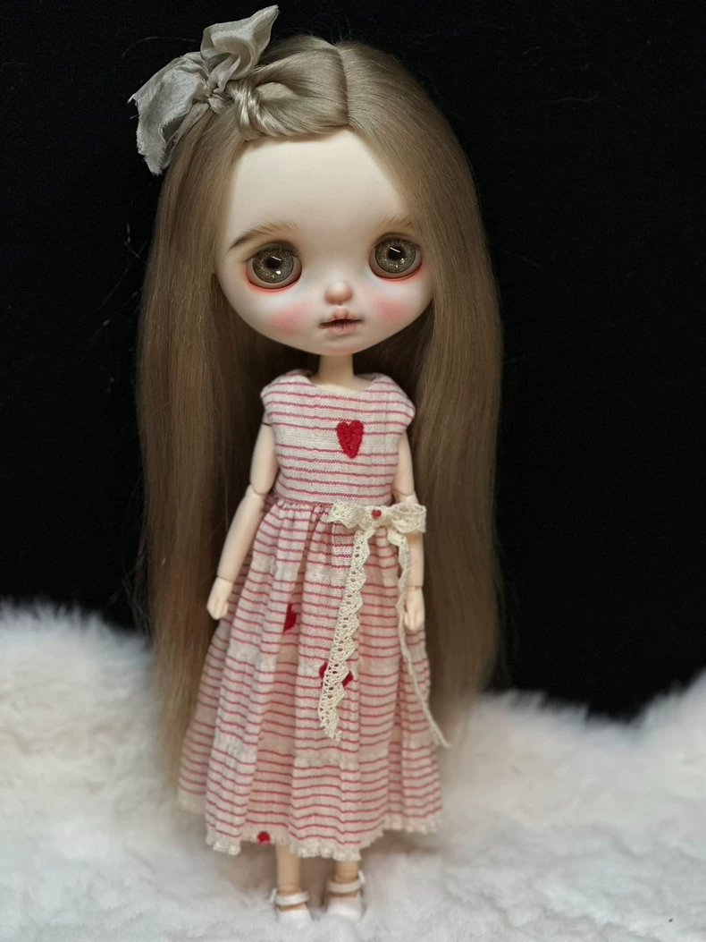 Charming Blythe Doll Dress: Elegant Red & White Striped Lace Outfit for ob24 Dolls - Image 5