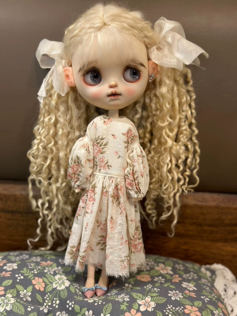 Exquisite Blythe Doll Dress: Floral Elegance for ob24 – Handcrafted Cotton & Silk - Image 1