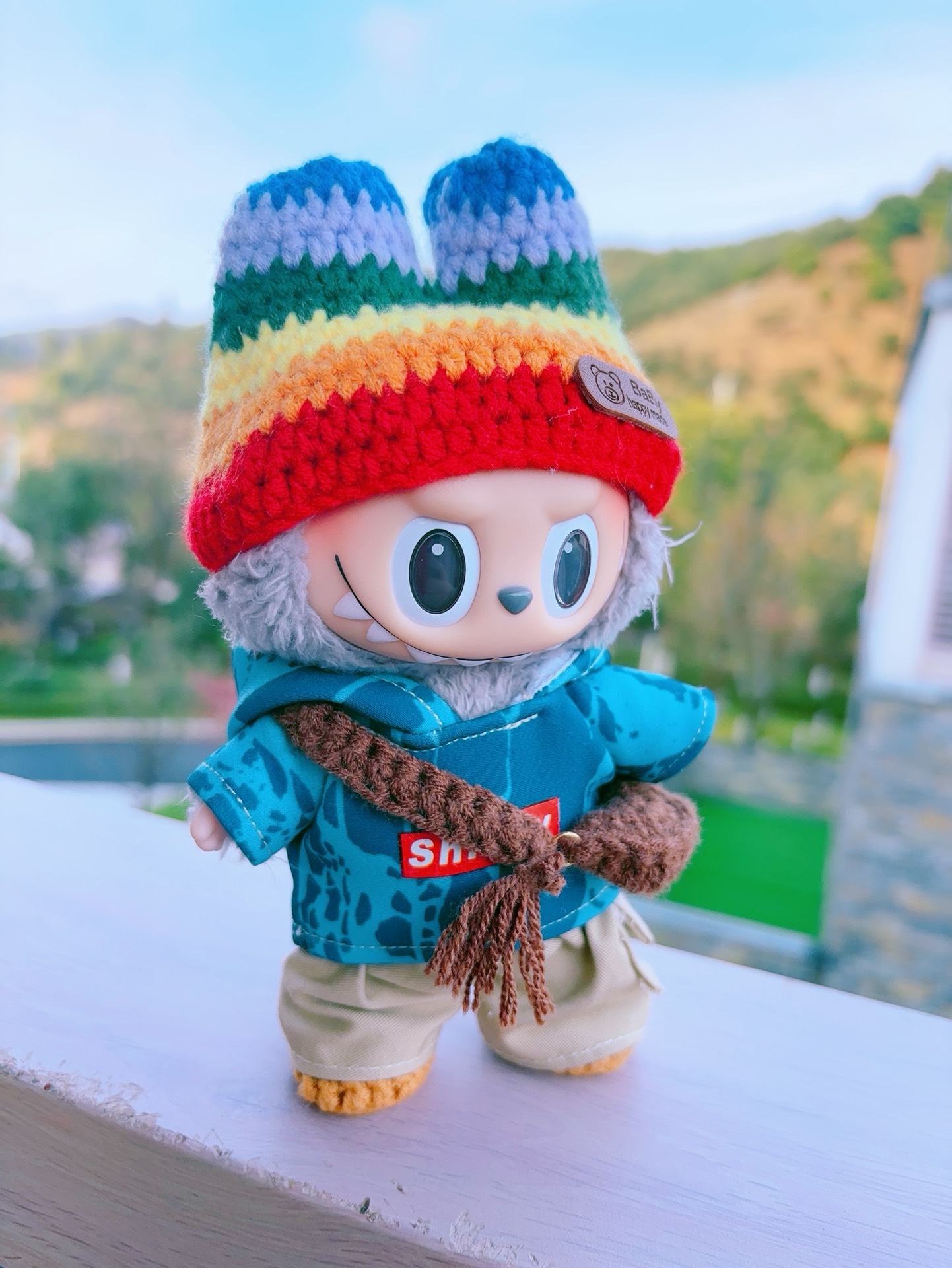 Handmade LABUBU Doll Outfit: Vibrant Knit Hat, Scarf & Jacket – Perfect for Collectors & Play! - Image 1