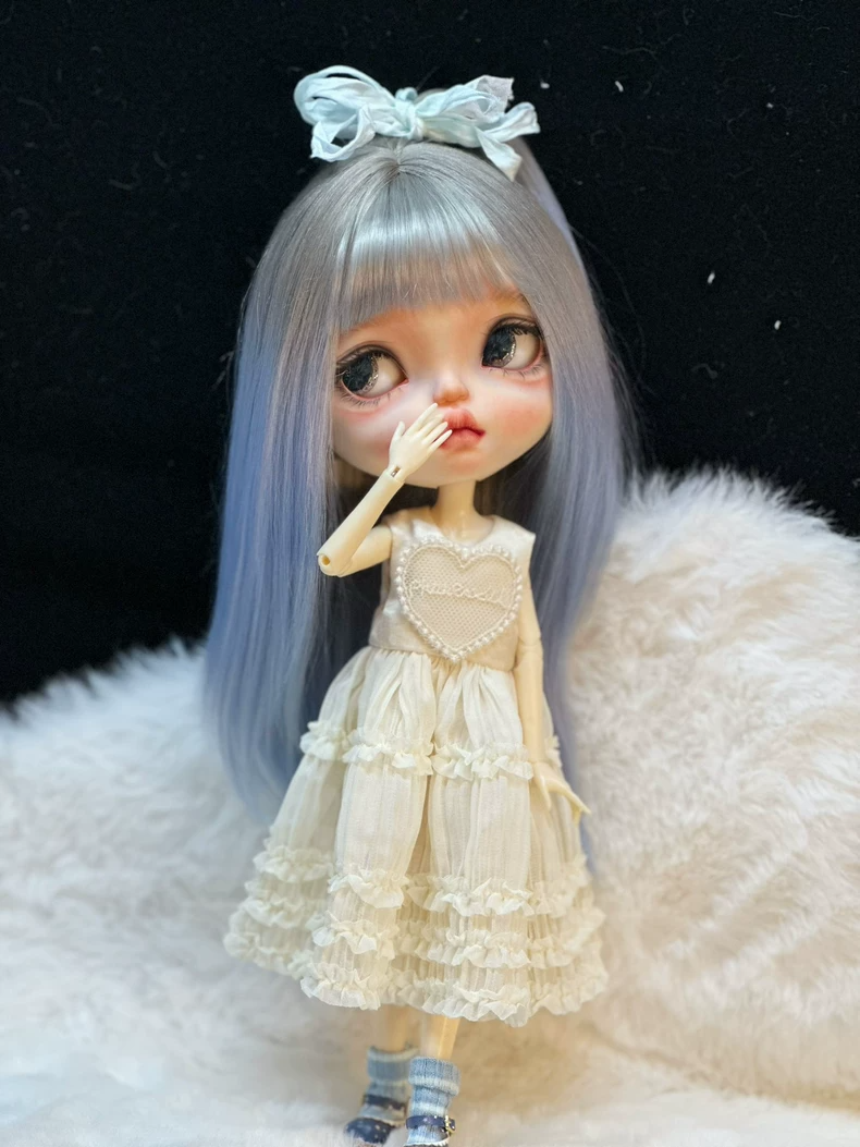 Exquisite Blythe Doll Dress: Elegant Lace & Heart Embellishment for ob22, ob24, ob26 - Image 1